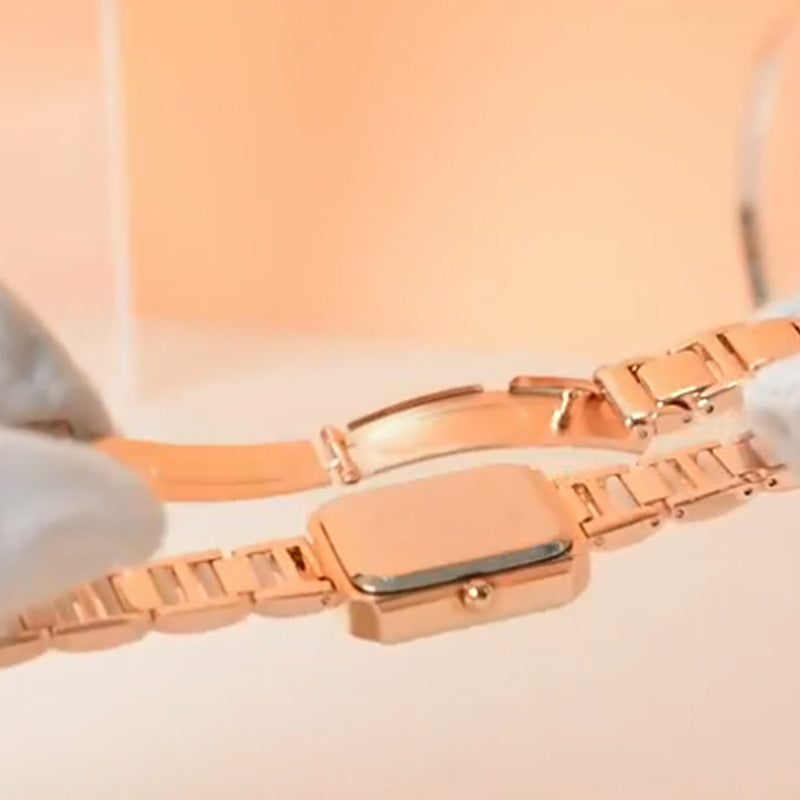 Montre à quartz rectangulaire tendance pour femme