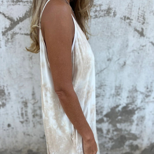 Robe de femme à bretelles spaghetti et dos nu avec impression