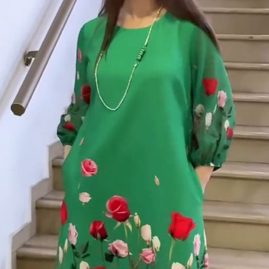 Elégante robe pour femme avec motif floral et col rond