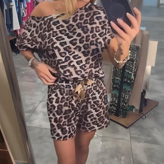 Ensemble haut et short à épaules dénudées imprimé léopard
