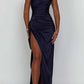 Robe longue fendue en satin drapée à une épaule