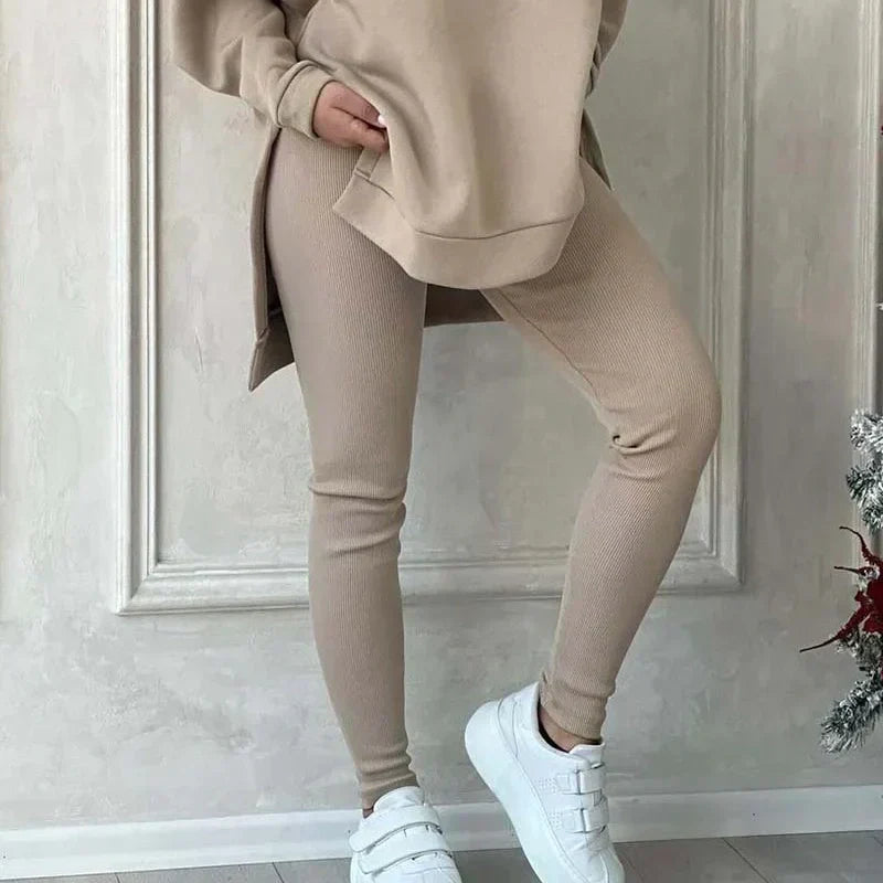 Ensemble de 2 Pièces pour Femmes : Sweat à Capuche avec Fentes & Pantalon