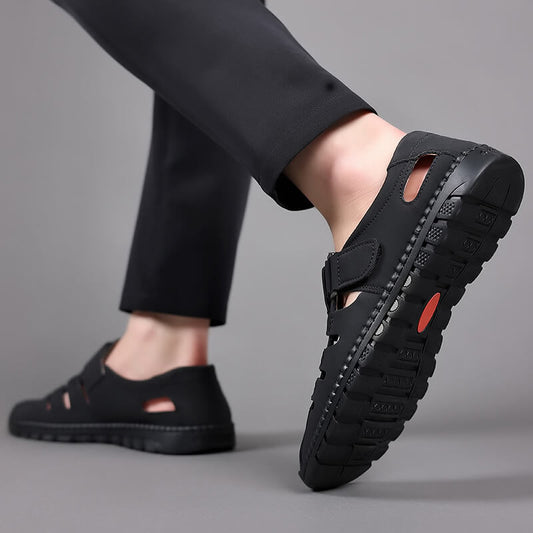 Sandales en cuir à découpes élégantes