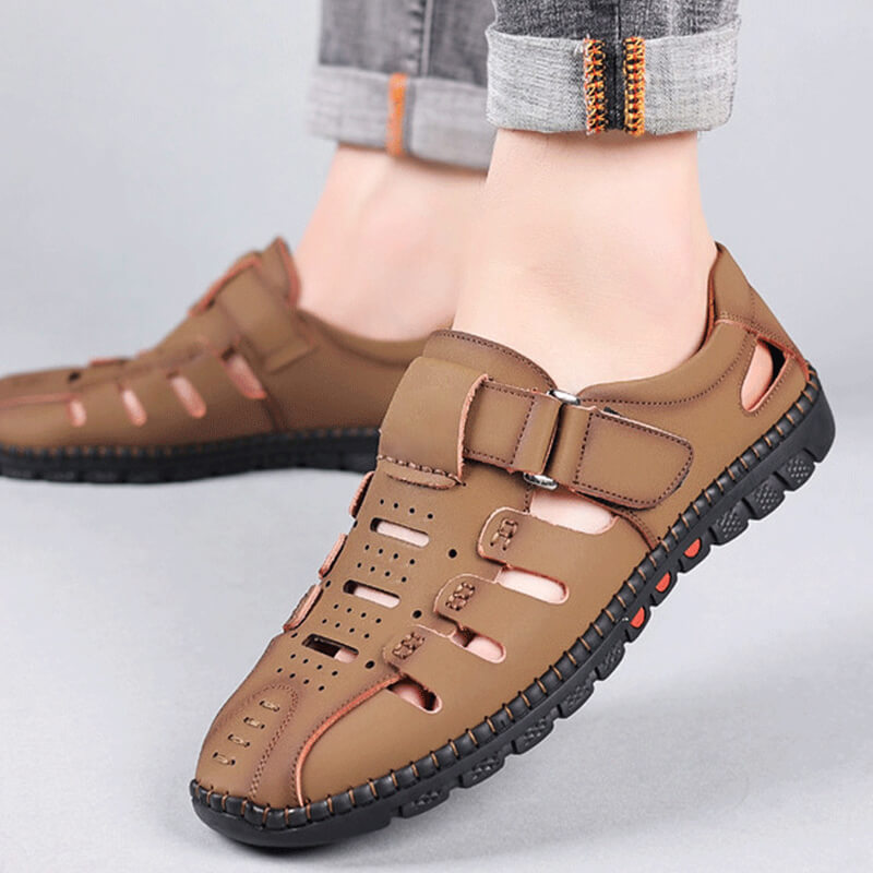 Sandales en cuir à découpes élégantes