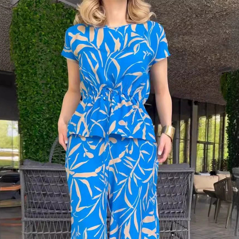 Ensemble deux pièces : top imprimé et pantalon à jambes larges