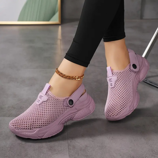 Baskets orthopédiques respirantes et antidérapantes pour femmes, conçues pour la randonnée et les activités de loisirs.