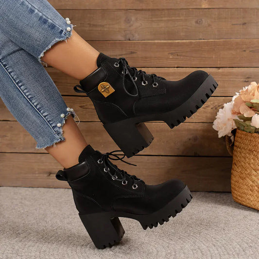 🔥【35-42】 👢✨2025 Nouveauté pour cet automne : bottines à talons épais et semelles compensées – modèle rétro à lacets pour femmes