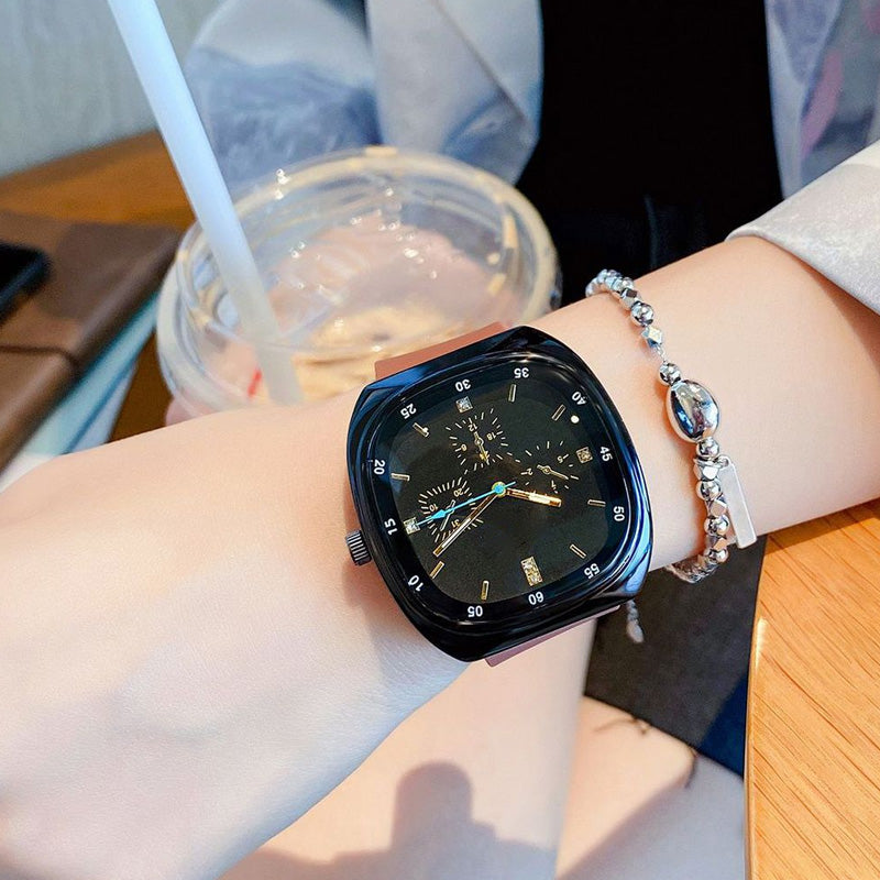 📢📢60 % de réduction ! ✨ Sélection Hiver : Montre Quartz 42 mm au Design Épuré & Respirant