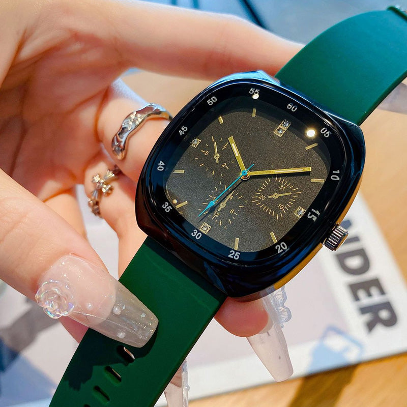📢📢60 % de réduction ! ✨ Sélection Hiver : Montre Quartz 42 mm au Design Épuré & Respirant