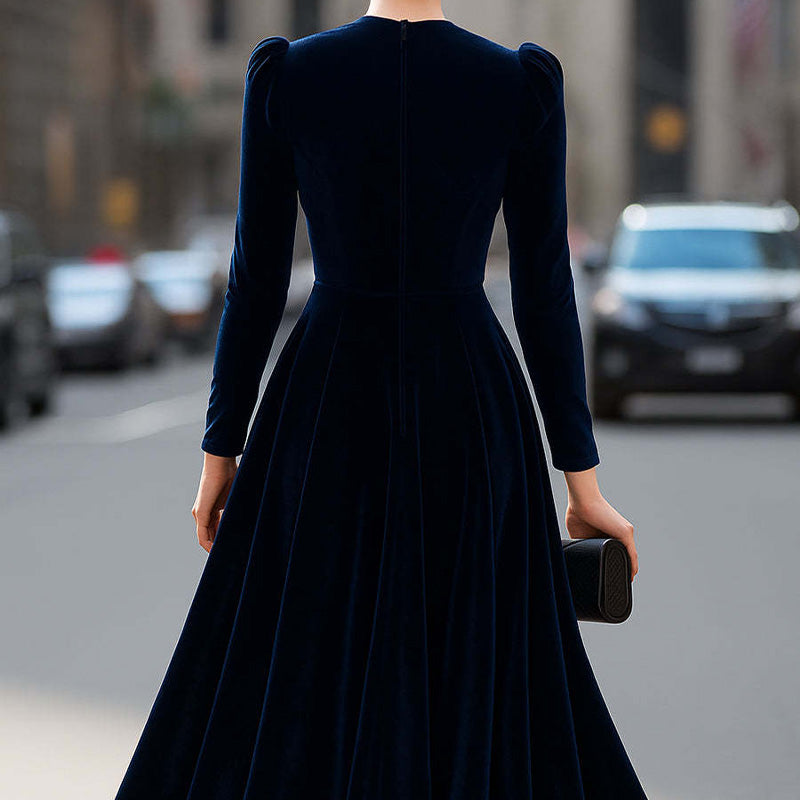 Élégante robe midi à manches longues et coupe trapèze