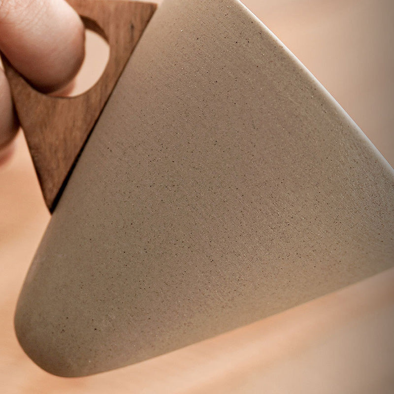 Tasse à café vintage avec anse en bois et soucoupe