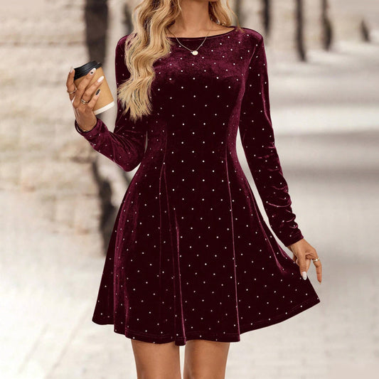 Robe courte évasée à encolure bateau et ornements pour femme