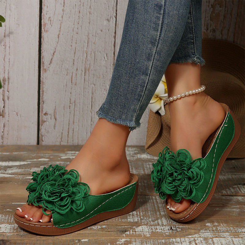 Sandales compensées à motif floral pour femme