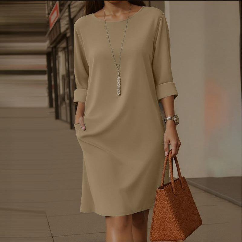 Robe minimaliste à manches trois-quarts avec poches